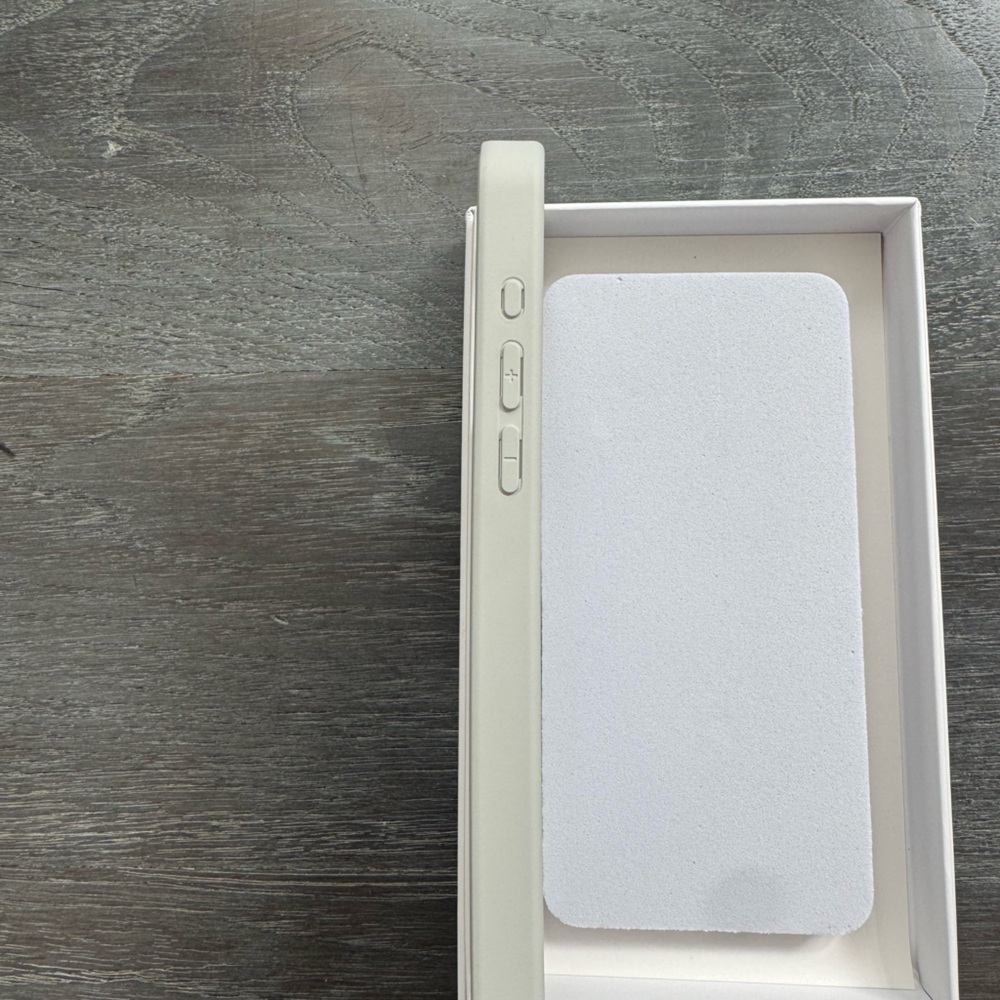 Rimowa iPhone case Aluminum iPhone 16 Pro~16 pro Max - Picture 4 of 8